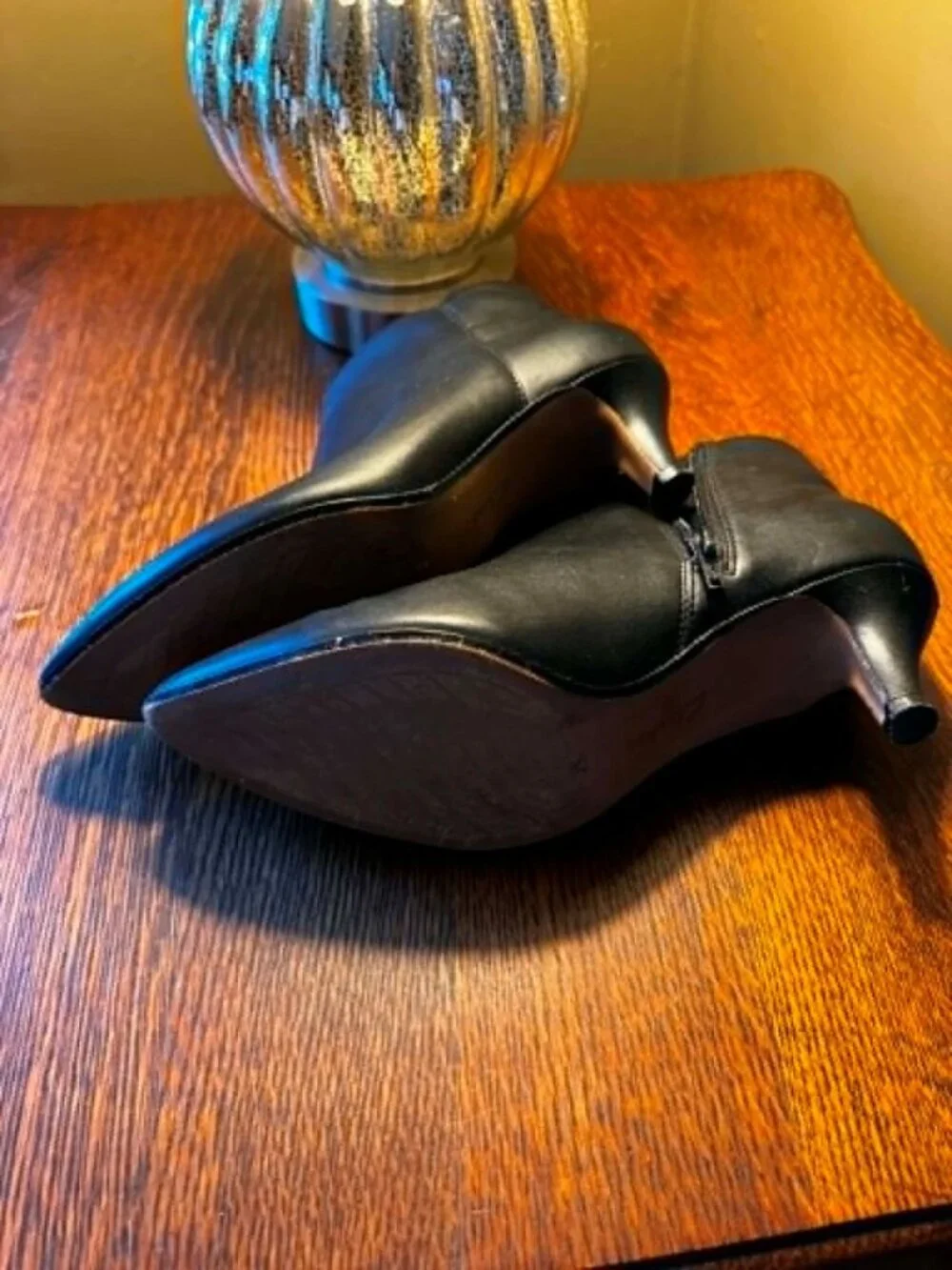 Clarks Collection Black Leather Ankle Boots • Size 6.5 • Excellent Condition